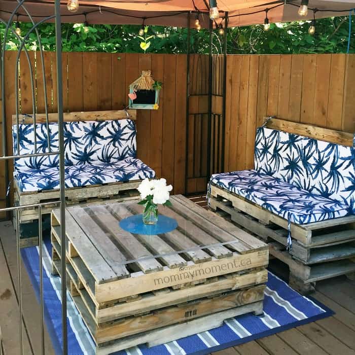 Diy patio furniture using pallets